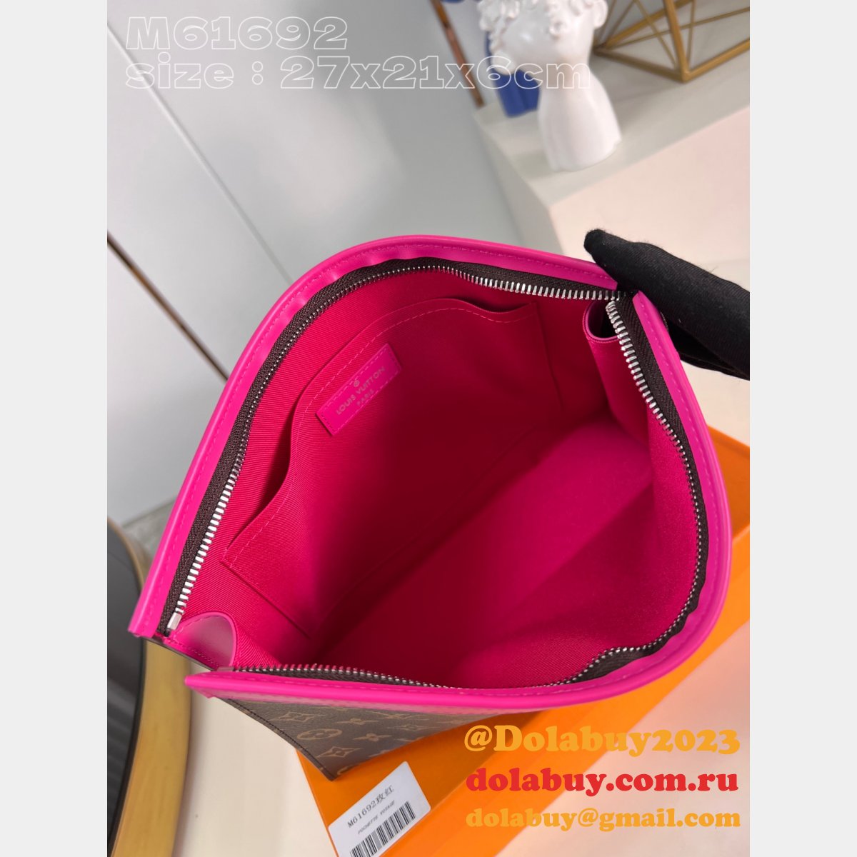 pochette voyage copy top quality m61692 l0vis Vvtt0n replica bag