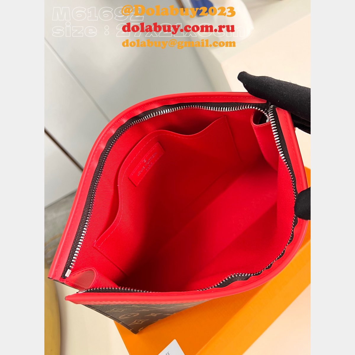 pochette voyage copy top quality m61692 l0vis Vvtt0n replica bag