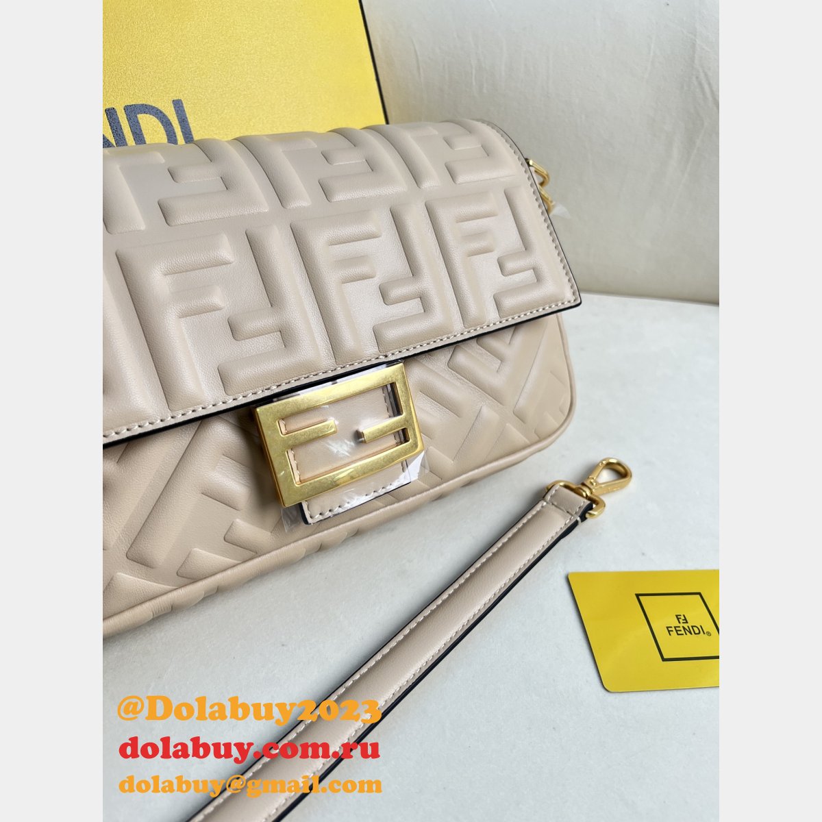7 star F**di iconic baguette medium bag 211